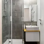 Апартаменти Atria Urban Gateway, 2br + Pool *