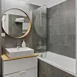 Atria Urban Gateway, 2br + Pool Апартаменти