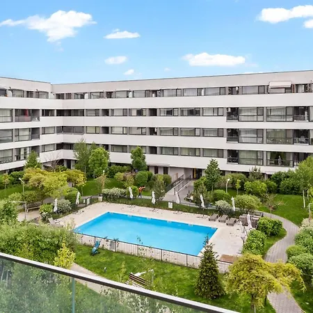 Апартаменты Atria Urban Gateway, 2br + Pool *