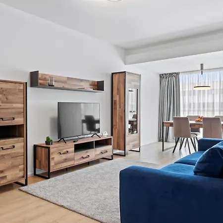 Atria Urban Gateway, 2br + Pool Apartment *