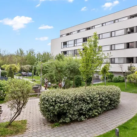 Atria Urban Gateway, 2br + Pool Апартаменты Бухарест