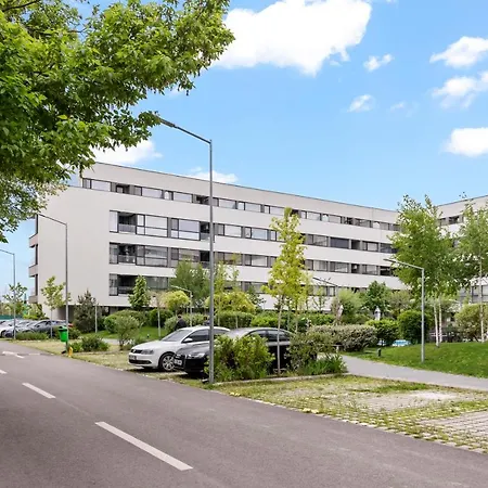 Atria Urban Gateway, 2br + Pool