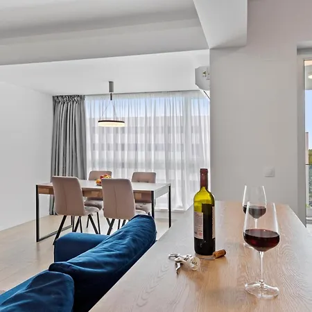 Atria Urban Gateway, 2br + Pool * Bucharest