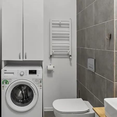 Atria Urban Gateway, 2br + Pool
