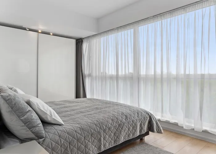 Atria Urban Gateway, 2br + Pool *