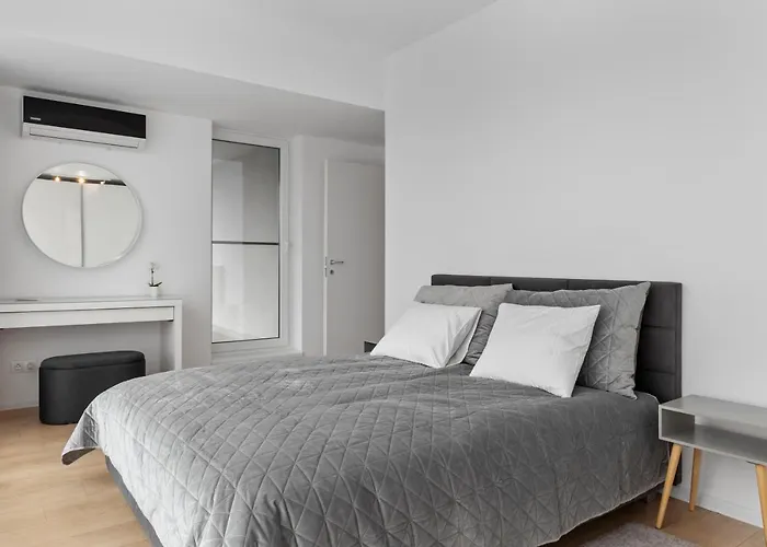 Апартаменты Atria Urban Gateway, 2br + Pool Бухарест