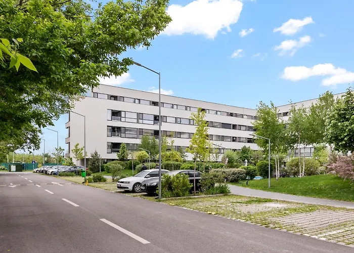 Atria Urban Gateway, 2br + Pool