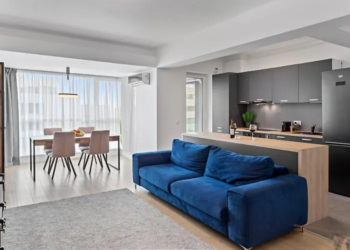Atria Urban Gateway, 2br + Pool Апартаменты Бухарест