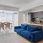 Atria Urban Gateway, 2br + Pool Apartament Bucureşti