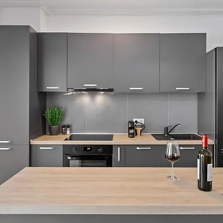 Atria Urban Gateway, 2br + Pool アパート ブカレスト
